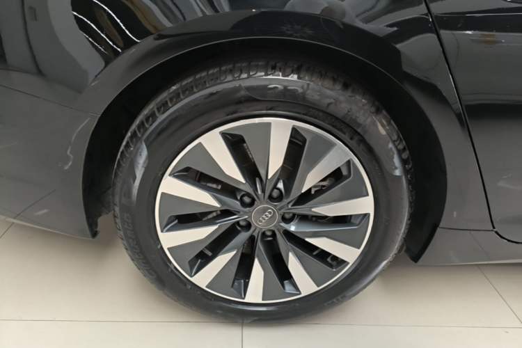 Used Audi A6L 2021 45 TFSI Prestige Elegant Edition Right Rear Wheel Hub