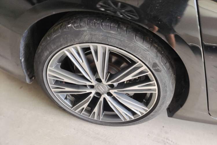 Used Audi A6L 2021 40 TFSI Luxury Dynamic Edition Right Rear Wheel Hub