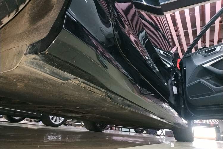 Used Audi A6L 2021 45 TFSI quattro Prestige Dynamic Edition Right Side Sill