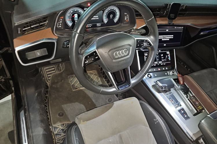 Used Audi A6L 2021 40 TFSI Luxury Dynamic Edition Steering Wheel