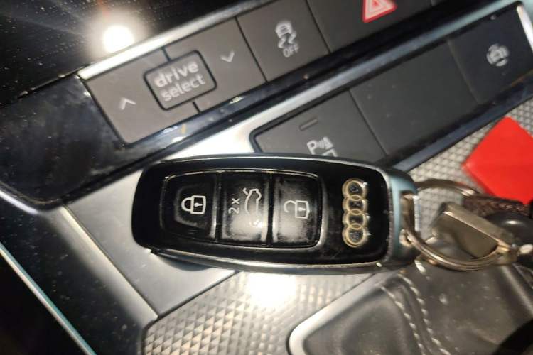 Used Audi A6L 2021 40 TFSI Luxury Dynamic Edition Vehicle Key