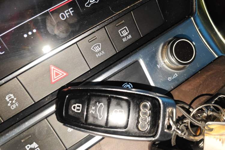 Used Audi A6L 2021 40 TFSI Luxury Prestige Edition Vehicle Key