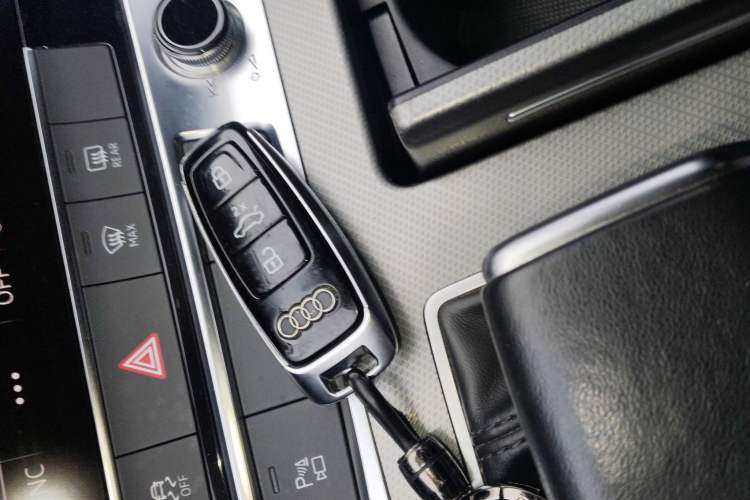 Used Audi A6L 2021 40 TFSI Luxury Prestige Edition Vehicle Key