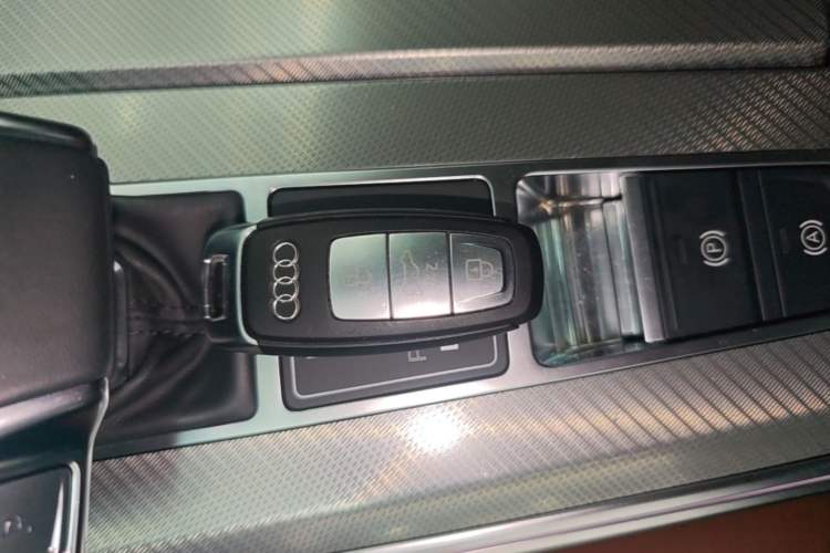 Used Audi A6L 2021 40 TFSI Luxury Prestige Edition Vehicle Key