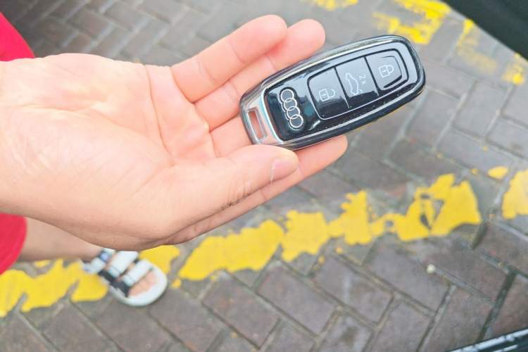 Used Audi A6L 2021 45 TFSI Enjoy Life Edition Vehicle Key