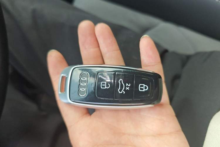 Used Audi A6L 2021 45 TFSI Enjoy Life Edition Vehicle Key