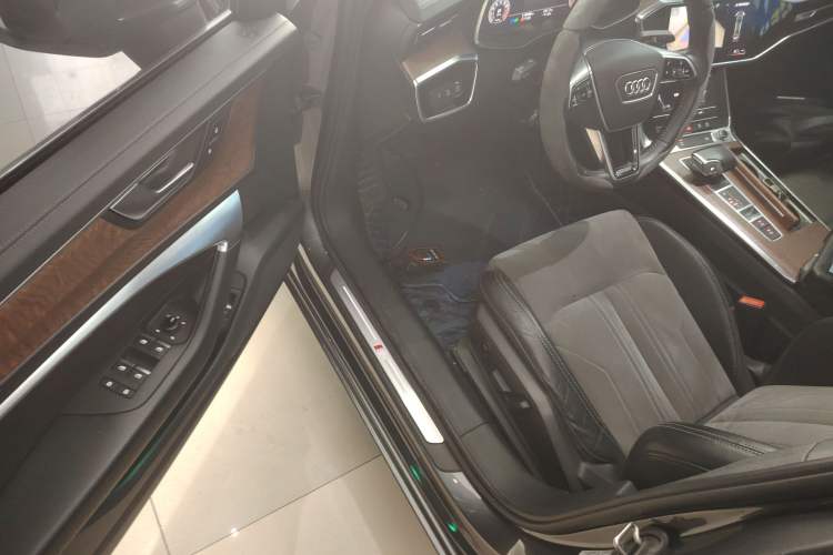 Used Audi A6L 2021 40 TFSI Luxury Dynamic Edition Driver Seat