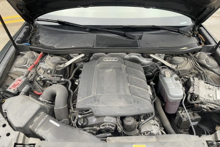 Used Audi A6L 2021 40 TFSI Luxury Dynamic Edition Engine Bay