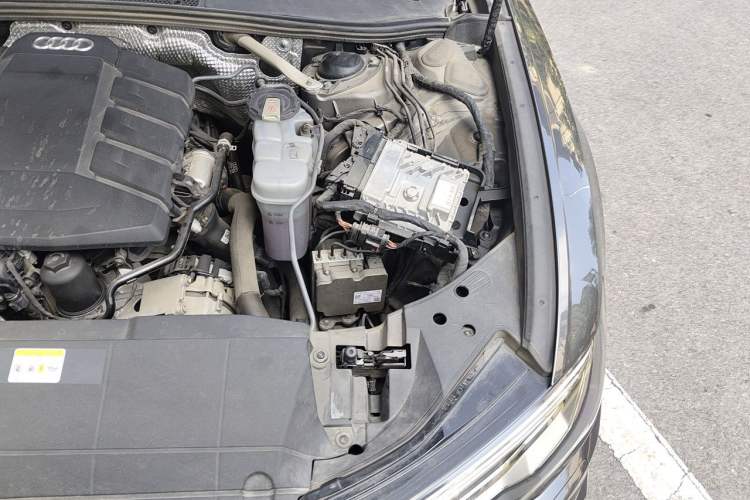 Used Audi A6L 2021 40 TFSI Luxury Dynamic Edition Engine Bay Left