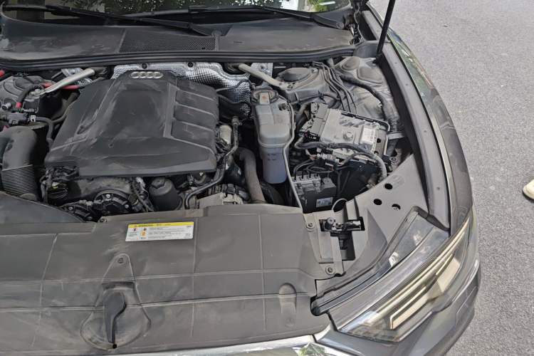 Used Audi A6L 2021 40 TFSI Luxury Dynamic Edition Engine Bay Left