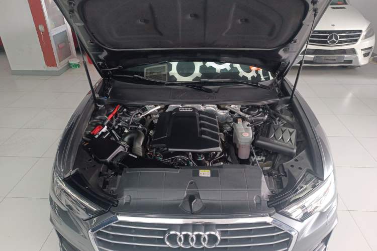 Used Audi A6L 2021 40 TFSI Luxury Dynamic Edition Engine Bay
