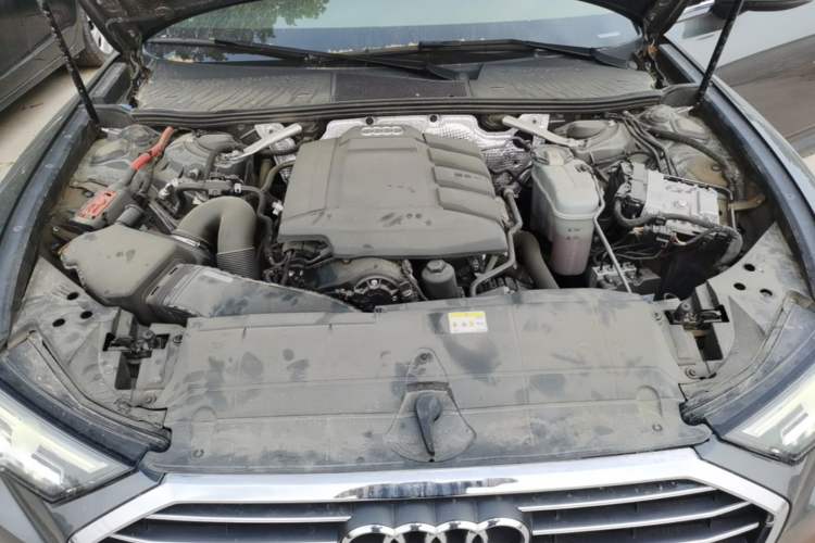 Used Audi A6L 2021 40 TFSI Luxury Dynamic Edition Engine Bay