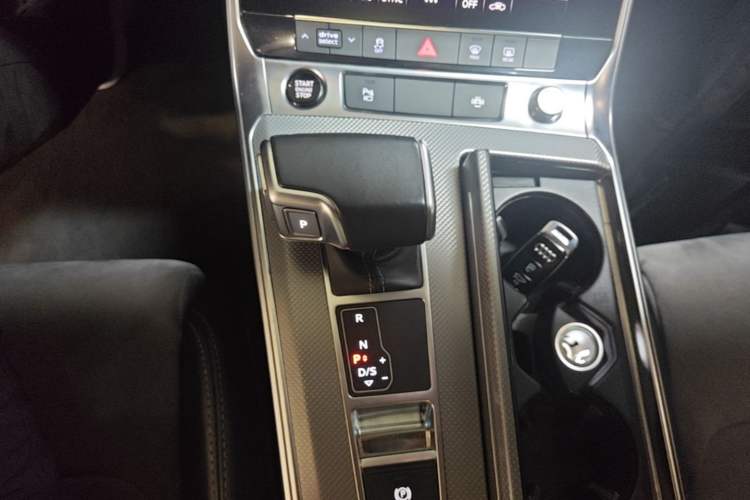 Used Audi A6L 2021 40 TFSI Luxury Dynamic Edition Gear Lever