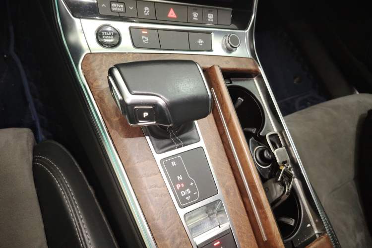 Used Audi A6L 2021 40 TFSI Luxury Dynamic Edition Gear Lever