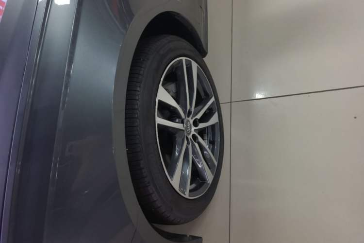 Used Audi A6L 2021 40 TFSI Luxury Dynamic Edition Left Front Wheel Hub