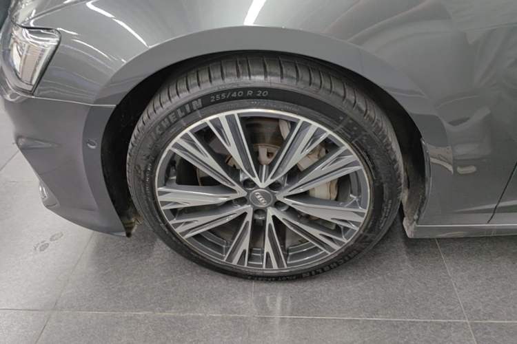 Used Audi A6L 2021 55 TFSI quattro Prestige Dynamic Edition Left Front Wheel Hub