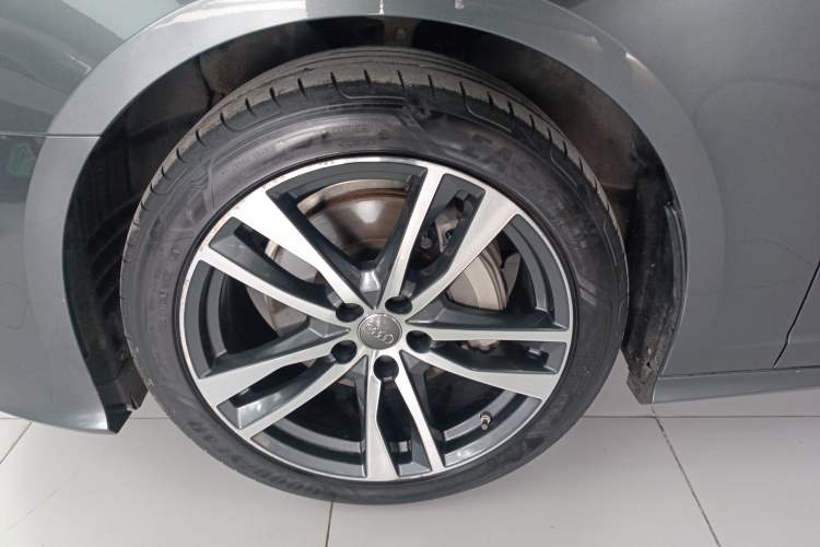 Used Audi A6L 2021 40 TFSI Luxury Dynamic Edition Left Front Wheel Hub