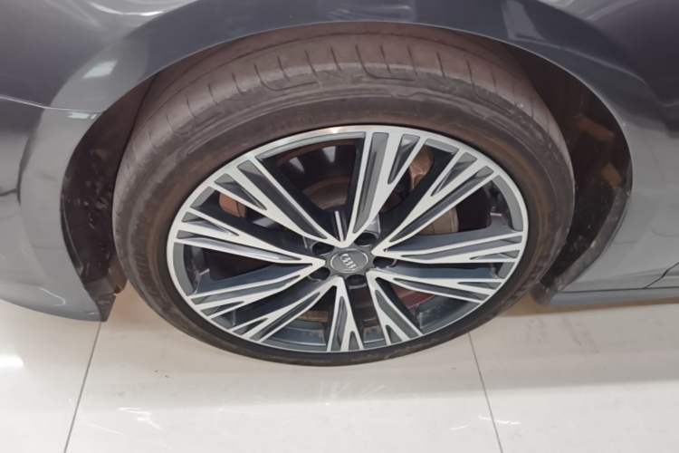 Used Audi A6L 2021 40 TFSI Luxury Dynamic Edition Left Front Wheel Hub
