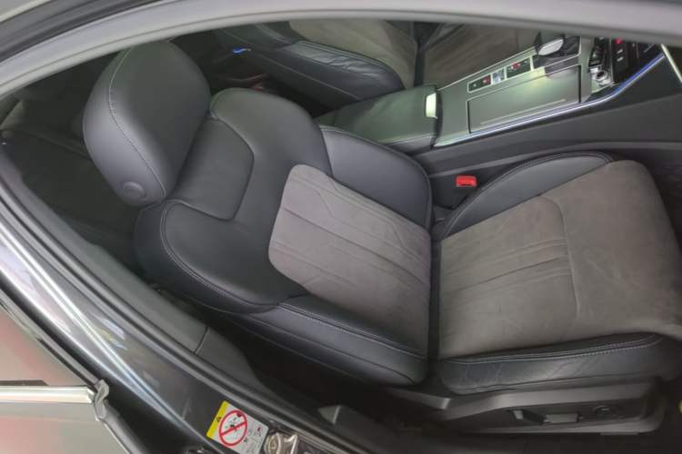 Used Audi A6L 2021 40 TFSI Luxury Dynamic Edition Right Front Seat
