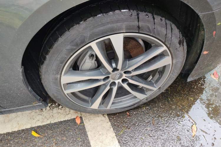 Used Audi A6L 2021 40 TFSI Luxury Dynamic Edition Right Front Wheel Hub