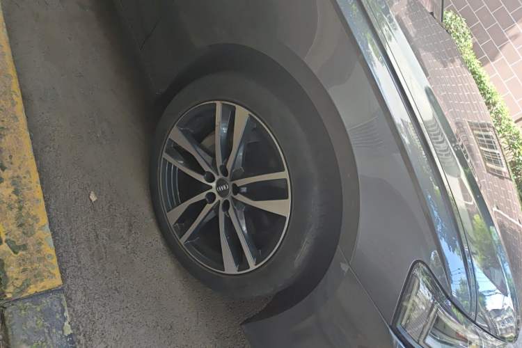 Used Audi A6L 2021 40 TFSI Luxury Dynamic Edition Right Front Wheel Hub