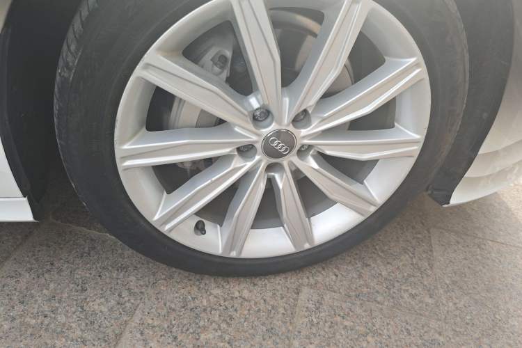 Used Audi A6L 2021 45 TFSI Prestige Dynamic Edition Right Front Wheel Hub