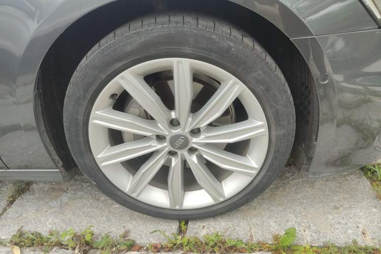 Used Audi A6L 2021 45 TFSI Prestige Dynamic Edition Right Front Wheel Hub