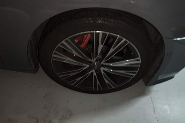 Used Audi A6L 2021 55 TFSI quattro Prestige Dynamic Edition Right Front Wheel Hub