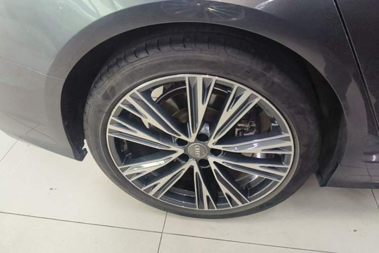 Used Audi A6L 2021 40 TFSI Luxury Dynamic Edition Right Rear Wheel Hub