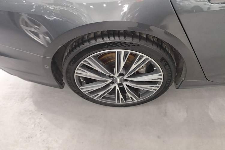 Used Audi A6L 2021 55 TFSI quattro Prestige Dynamic Edition Right Rear Wheel Hub