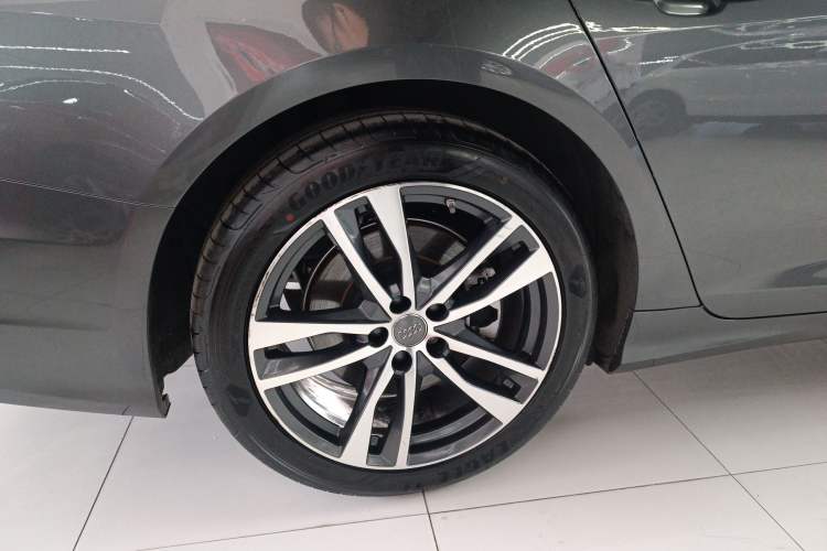 Used Audi A6L 2021 40 TFSI Luxury Dynamic Edition Right Rear Wheel Hub