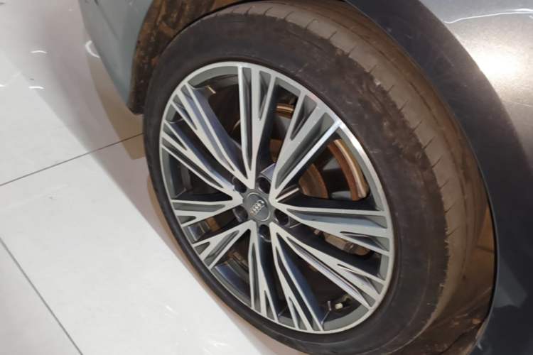Used Audi A6L 2021 40 TFSI Luxury Dynamic Edition Right Rear Wheel Hub