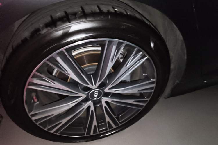Used Audi A6L 2021 55 TFSI quattro Prestige Dynamic Edition Right Rear Wheel Hub