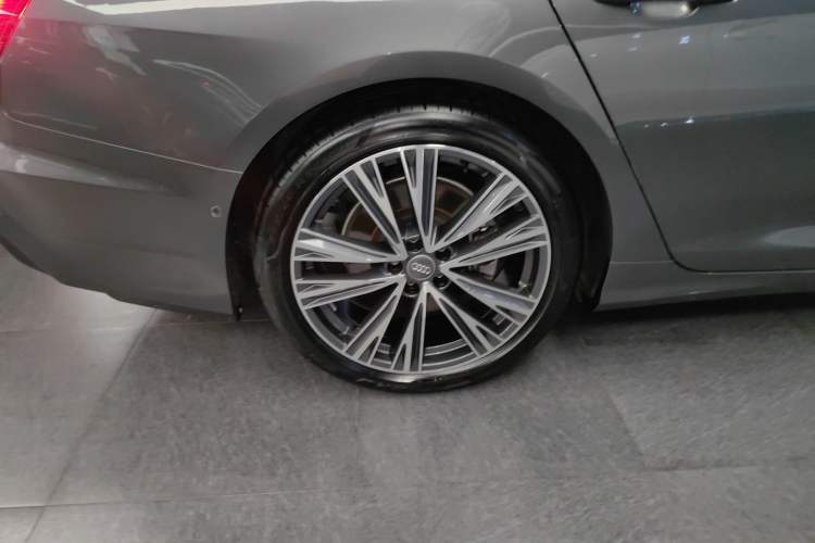 Used Audi A6L 2021 45 TFSI quattro Prestige Dynamic Edition Right Rear Wheel Hub