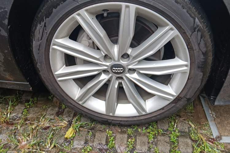 Used Audi A6L 2021 45 TFSI Prestige Dynamic Edition Right Front Wheel Hub