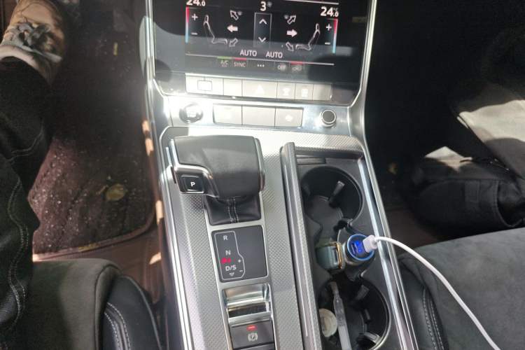 Used Audi A6L 2021 40 TFSI Luxury Dynamic Edition Gear Lever