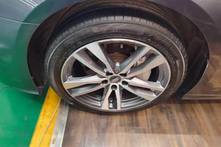 Used Audi A6L 2021 40 TFSI Luxury Dynamic Edition Left Front Wheel Hub