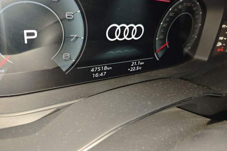Used Audi A6L 2021 45 TFSI Enjoy Life Edition Odometer Close Up
