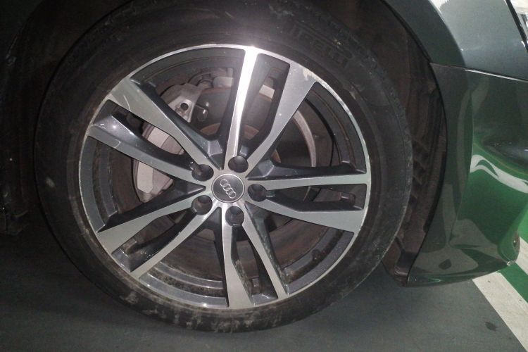 Used Audi A6L 2021 40 TFSI Luxury Dynamic Edition Right Front Wheel Hub