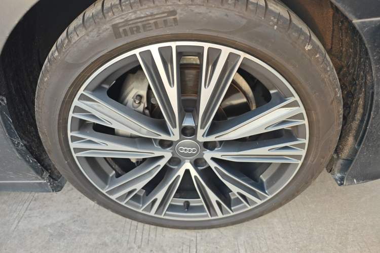 Used Audi A6L 2021 45 TFSI Prestige Dynamic Edition Right Front Wheel Hub