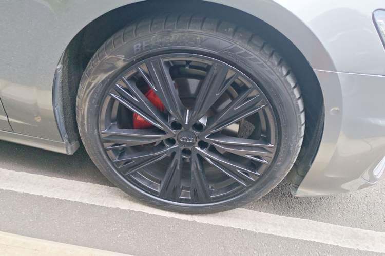 Used Audi A6L 2021 45 TFSI quattro Prestige Dynamic Edition Right Front Wheel Hub