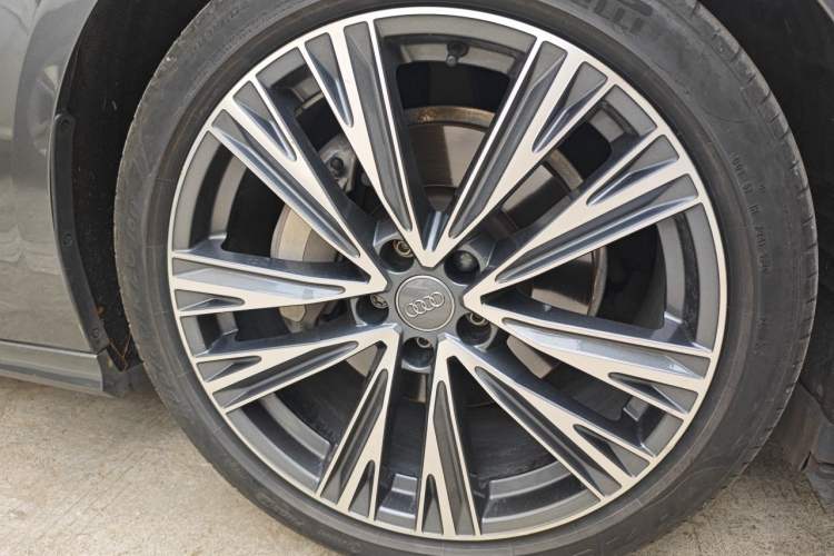 Used Audi A6L 2021 45 TFSI quattro Prestige Dynamic Edition Right Front Wheel Hub