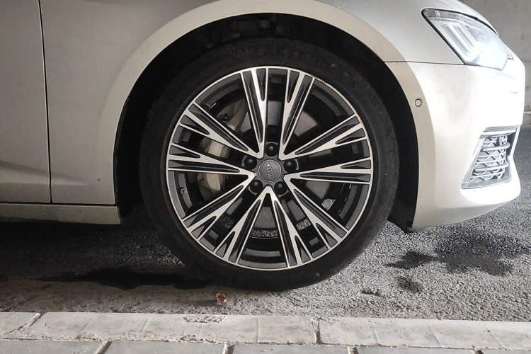 Used Audi A6L 2021 55 TFSI quattro Prestige Edition Right Front Wheel Hub