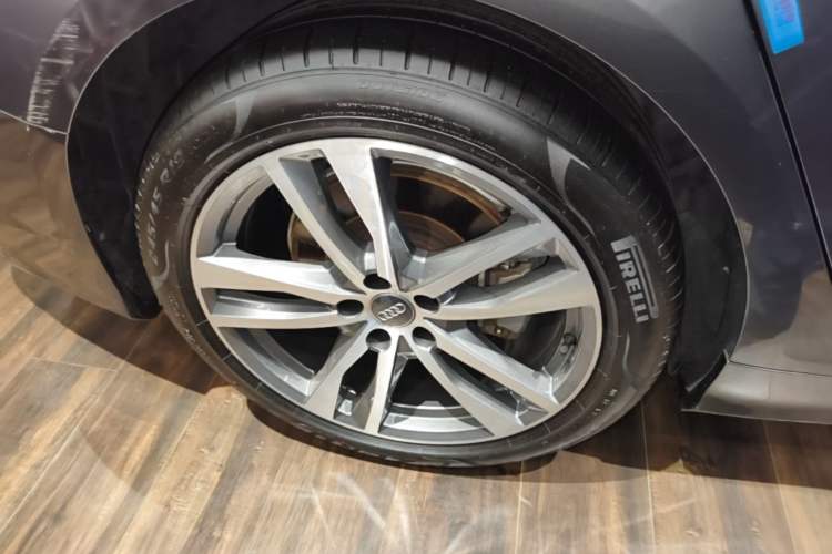 Used Audi A6L 2021 40 TFSI Luxury Dynamic Edition Right Rear Wheel Hub