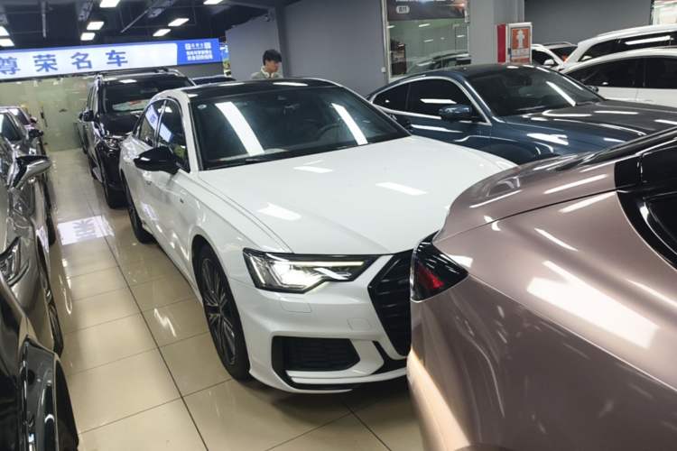 Used Audi A6L 2021 40 TFSI Luxury Dynamic Edition Front Right 45 Deg