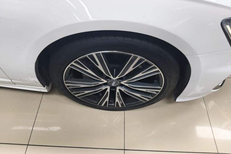 Used Audi A6L 2021 40 TFSI Luxury Dynamic Edition Right Front Wheel Hub