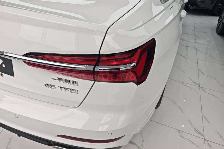 Used Audi A6L 2021 45 TFSI Prestige Dynamic Edition Right Rear Taillight