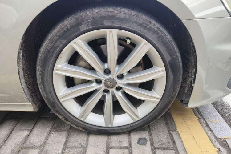 Used Audi A6L 2021 45 TFSI Prestige Dynamic Edition Right Front Wheel Hub