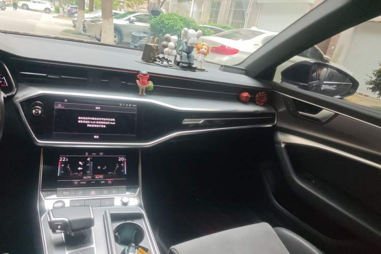 Used Audi A6L 2022 45 TFSI Prestige Dynamic Edition Audio And AC Panel