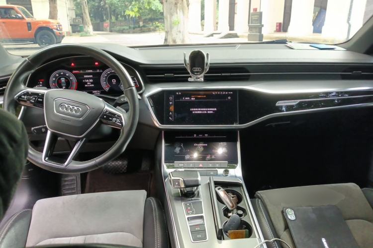 Used Audi A6L 2022 40 TFSI Luxury Dynamic Model Center Console